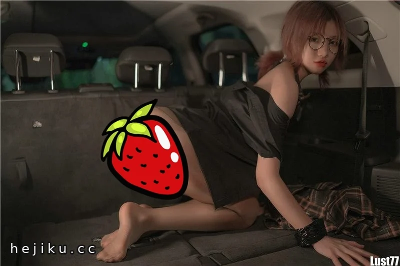 柒柒要乖哦22套图片包合集：不完美却宝藏的萌动女孩