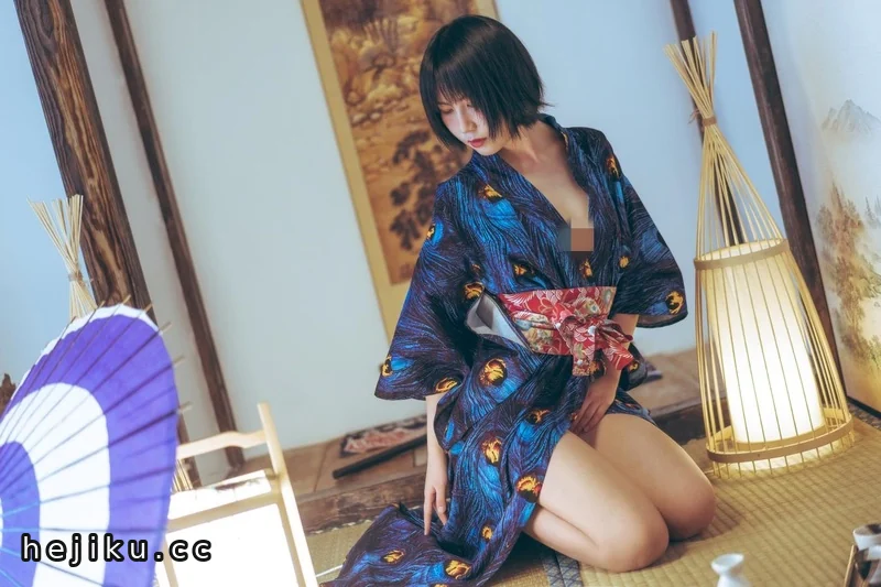 逐月Su（枸名）的cos图集分享，这套穿搭怎么样？